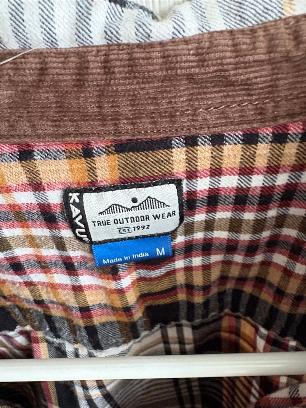 Kavu women button down top size medium - Picture 2 of 7